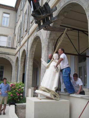 Saint Jean Baptiste de la Salle: FrÃ¨re Guy SÃ©verac aide Ã  mettre en place.