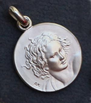 Médaille Baptême Ange d'Ezéchiel en argent massif. Médaille Baptême Ange d'Ezéchiel en argent massif.